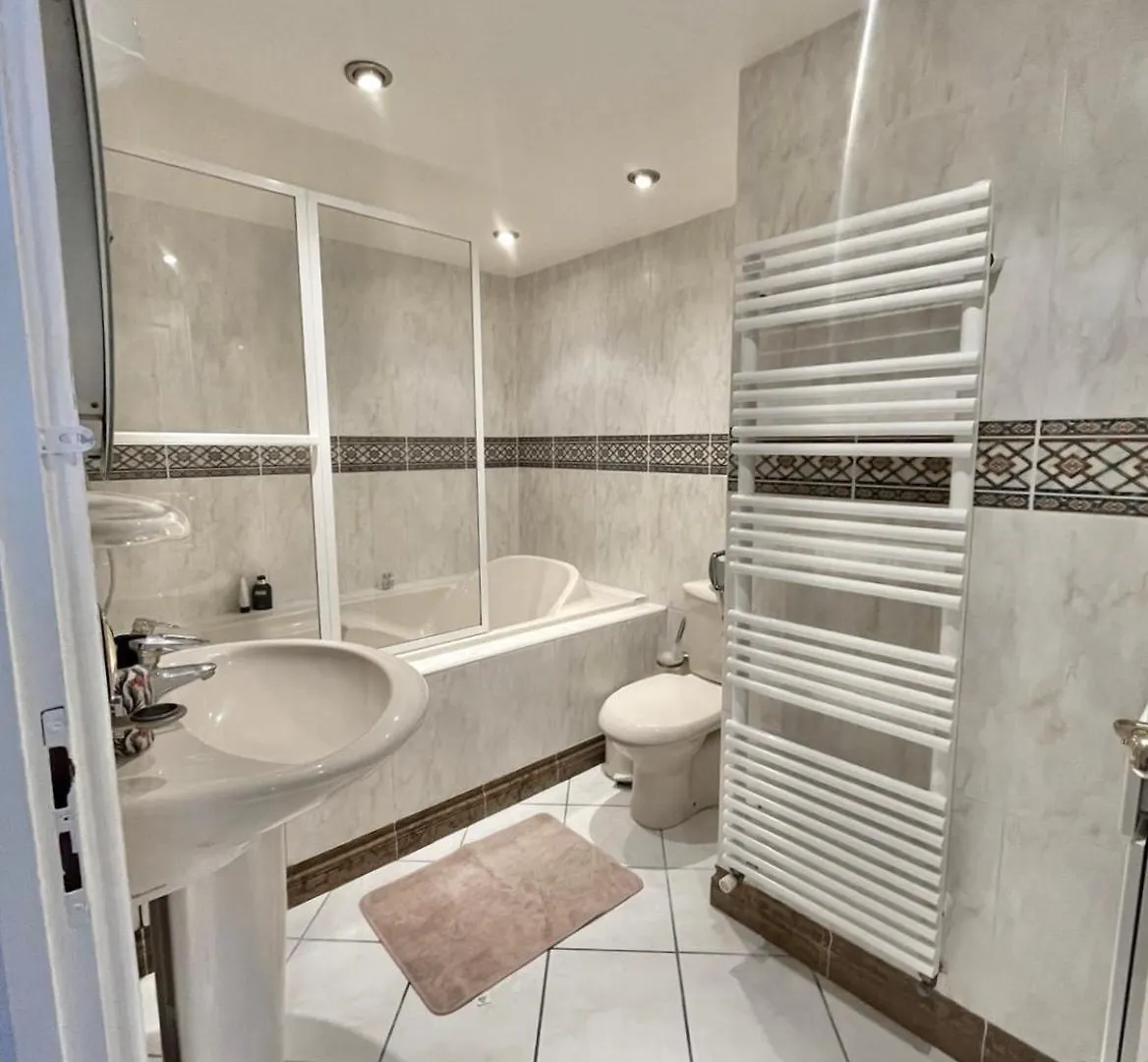 Unique Luxury Parisian Panorama High-rise By The Eiffel Tower Parigi