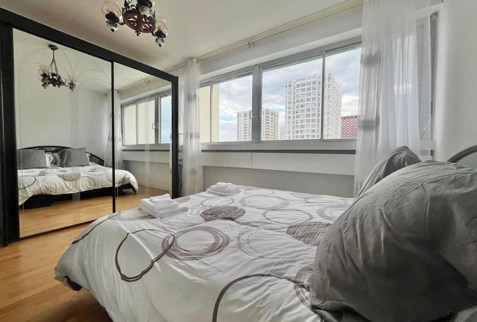 Apartment Unique Luxury Parisian Panorama High-rise By The Eiffel Tower