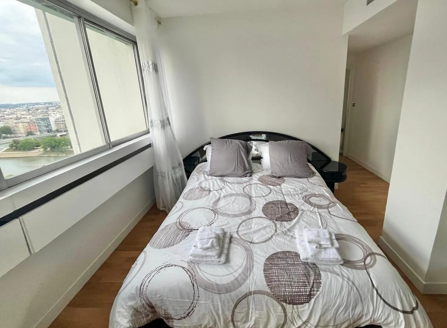 Apartment Unique Luxury Parisian Panorama High-rise By The Eiffel Tower